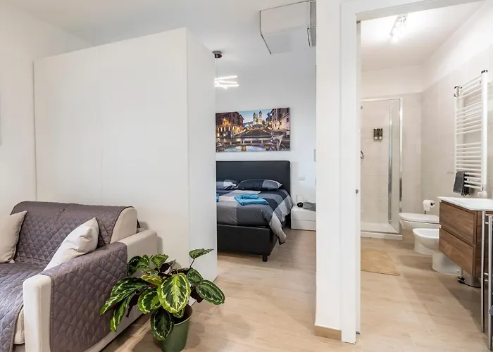 Brand New With Private Parking Space * Roma